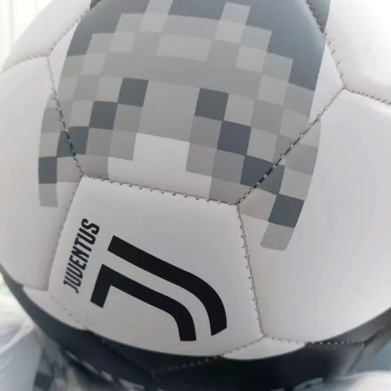Juve fudbalska lopta