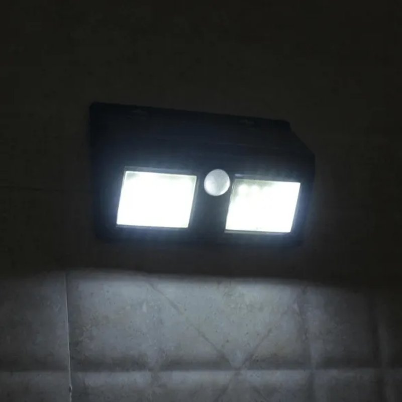 Dupli LED solarni reflektor sa senzorom