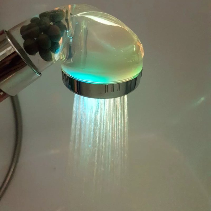 Multifunkcionalni tuš sa LED svetlom